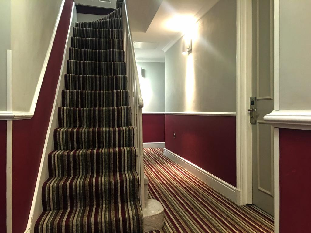 Royal Cambridge Hotel London Exterior photo